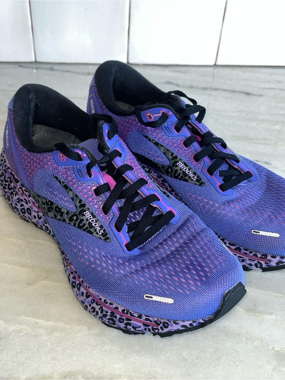 BROOKS GHOST 14 PURPLE LEOPARD RUNNING SHOE SNEAKER SZ 8 - Picture 5 of 13